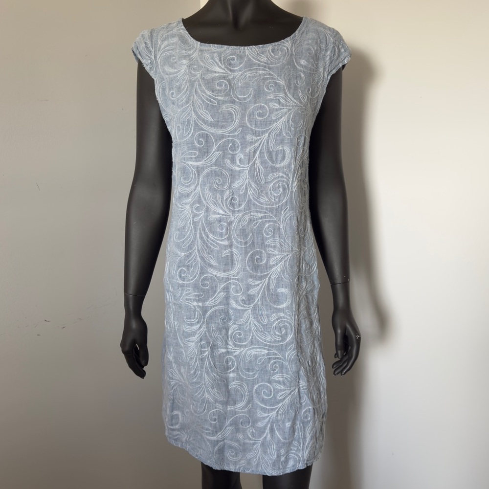 196. Italian Linen Embroidered Dress Light Blue Shift Dress w Pockets